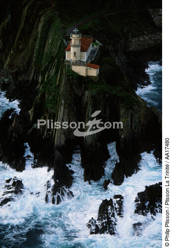 Le phare de Cudillero - © Philip Plisson / Plisson La Trinité / AA17480 - Nos reportages photos - Phare [Asturie]