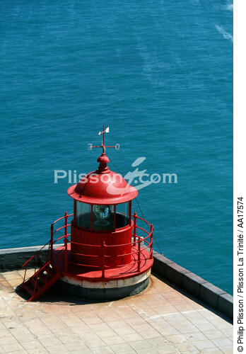 Lighthouse of Nazaré, Estremadure, Portugal - © Philip Plisson / Plisson La Trinité / AA17574 - Photo Galleries - Lighthouse [Por]