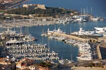 The port of Antibes. © Philip Plisson / Plisson La Trinité / AA17649 - Photo Galleries - Provence Alpes Côte-d'Azur