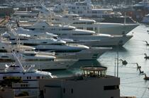 The port of Antibes. © Philip Plisson / Plisson La Trinité / AA17651 - Photo Galleries - Motorboating