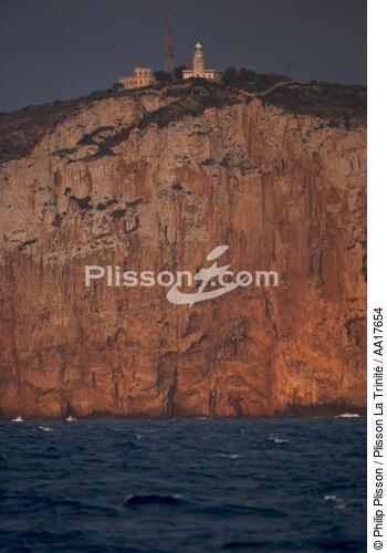 San-Antonio Cape lighthouse - © Philip Plisson / Plisson La Trinité / AA17654 - Photo Galleries - Cliff