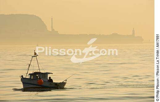 Spanish fishing boat passing along the Gibraltar coast - © Philip Plisson / Plisson La Trinité / AA17691 - Photo Galleries - England