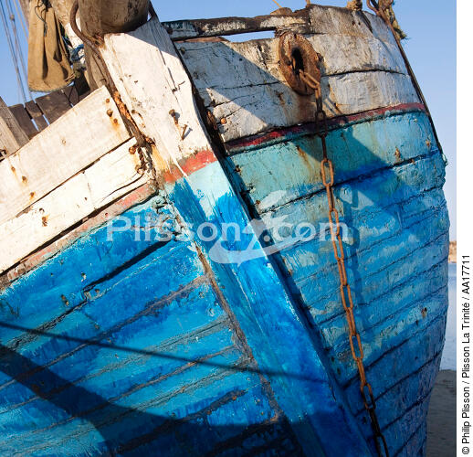 Coque de boutre à Belo sur mer, Madagascar. - © Philip Plisson / Plisson La Trinité / AA17711 - Nos reportages photos - Format carré