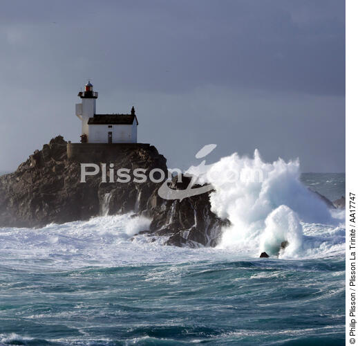 Tevennec lighthouse. - © Philip Plisson / Plisson La Trinité / AA17747 - Photo Galleries - Storms