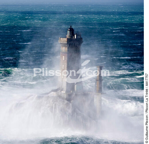 Le phare du La Vieille. - © Guillaume Plisson / Plisson La Trinité / AA17757 - Nos reportages photos - Vieille [La]