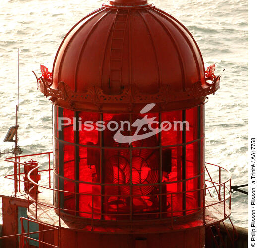 La lanterne de la Jument. - © Philip Plisson / Plisson La Trinité / AA17758 - Nos reportages photos - Déco Marine