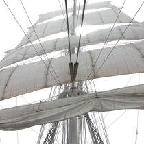 In the mast of Belem. © Philip Plisson / Plisson La Trinité / AA17794 - Photo Galleries - Three-masted ship