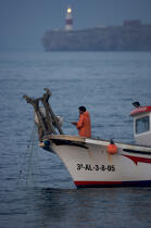 Gibraltar lighthouse © Philip Plisson / Plisson La Trinité / AA17819 - Photo Galleries - Inshore fishing