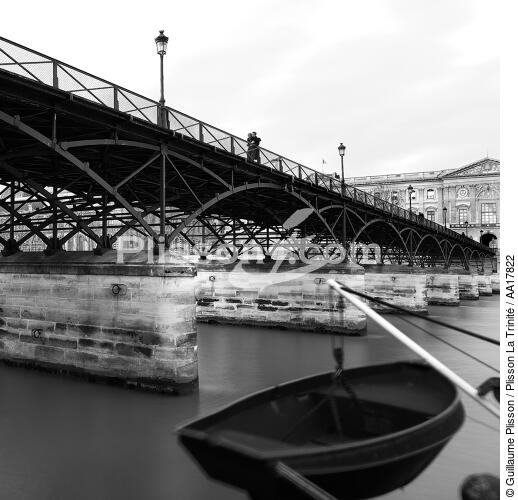 Le pont des arts à Paris. - © Guillaume Plisson / Plisson La Trinité / AA17822 - Nos reportages photos - Noir et blanc