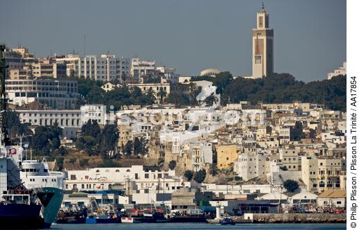 Port de Tanger - © Philip Plisson / Plisson La Trinité / AA17854 - Nos reportages photos - Ville [Maroc]