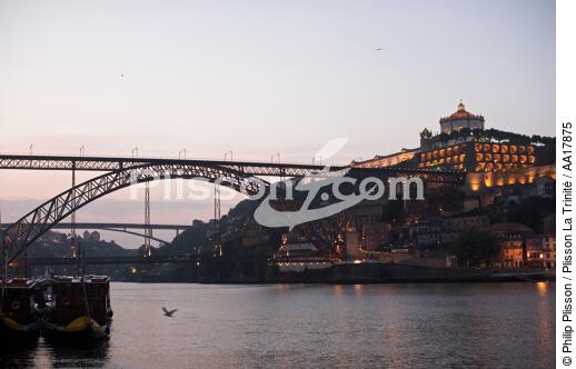 Sur les quais de Porto - © Philip Plisson / Plisson La Trinité / AA17875 - Nos reportages photos - Porto (Portugal)