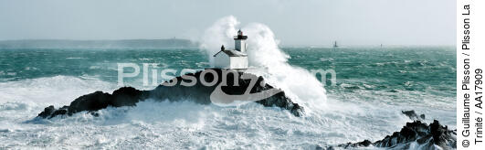 Tevennec lighthouse. - © Guillaume Plisson / Plisson La Trinité / AA17909 - Photo Galleries - Storms