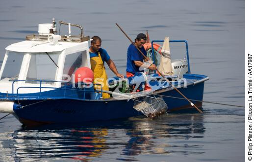 Pêche a la palourde dans la ria de Vigo - © Philip Plisson / Plisson La Trinité / AA17987 - Nos reportages photos - Mollusque