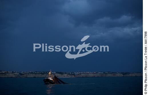 Pêche a la Sardines sur la Côte d'Algarve - © Philip Plisson / Plisson La Trinité / AA17998 - Nos reportages photos - Site [Por]