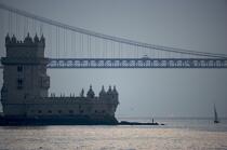 La tour de Belem à Lisbonne © Philip Plisson / Plisson La Trinité / AA18010 - Nos reportages photos - Mer calme