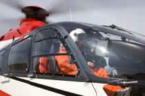 helicopter from Gironde pilotage © Philip Plisson / Plisson La Trinité / AA18032 - Photo Galleries - Air transport
