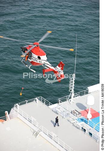 Hélicoptère du pilotage de Gironde - © Philip Plisson / Plisson La Trinité / AA18039 - Nos reportages photos - Transport aérien