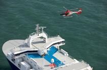 helicopter from Gironde pilotage © Philip Plisson / Plisson La Trinité / AA18040 - Photo Galleries - Air transport