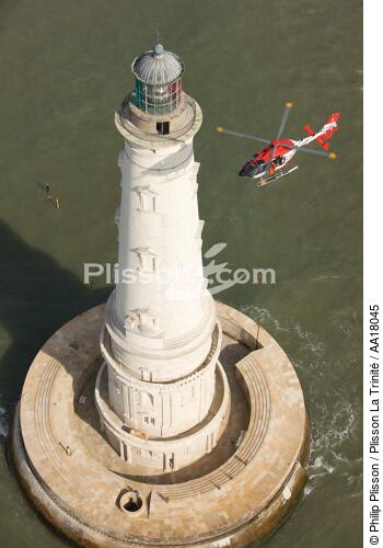 helicopter from Gironde pilotage - © Philip Plisson / Plisson La Trinité / AA18045 - Photo Galleries - Air transport