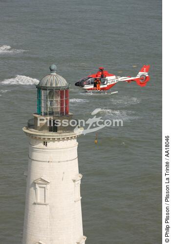 helicopter from Gironde pilotage - © Philip Plisson / Plisson La Trinité / AA18046 - Photo Galleries - Cordouan