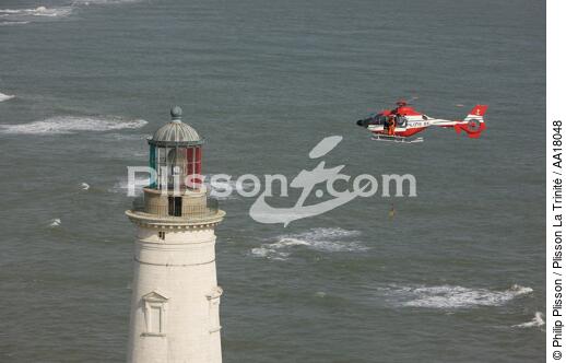 helicopter from Gironde pilotage - © Philip Plisson / Plisson La Trinité / AA18048 - Photo Galleries - Lighthouse [33]