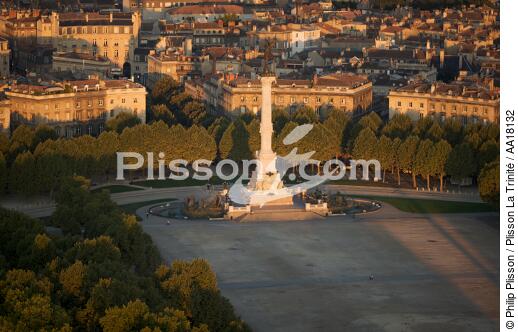 Place des Quinconces, Bordeaux, Gironde - © Philip Plisson / Plisson La Trinité / AA18132 - Nos reportages photos - Moment de la journée