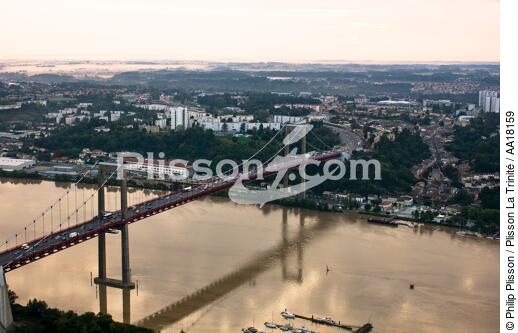 Le pont d'Aquitaine à Bordeaux - © Philip Plisson / Plisson La Trinité / AA18159 - Nos reportages photos - Aquitaine