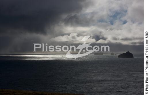 Les îles Westman en Islande. - © Philip Plisson / Plisson La Trinité / AA18289 - Nos reportages photos - Ciel de grain