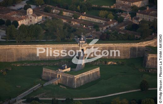 La ville fortifiée de Blaye en Gironde.. - © Philip Plisson / Plisson La Trinité / AA18340 - Nos reportages photos - Estuaire de la Gironde