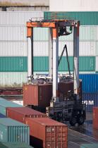 Containers in the port of Le Havre. © Philip Plisson / Plisson La Trinité / AA18369 - Photo Galleries - CMA CGM Marco Polo