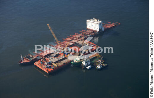 MSC Napoli container ship. - © Philip Plisson / Plisson La Trinité / AA18447 - Photo Galleries - Pollution