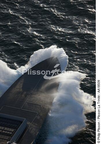 Military frigate, Chevalier Paul. - © Philip Plisson / Plisson La Trinité / AA18509 - Photo Galleries - Bow