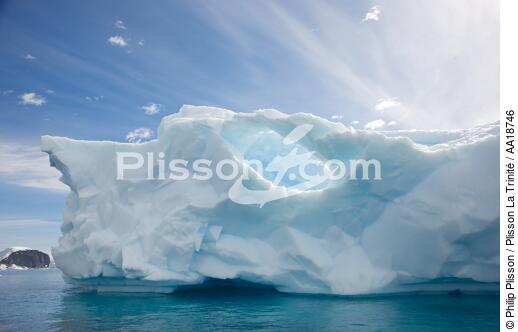 Antarctique. - © Philip Plisson / Plisson La Trinité / AA18746 - Nos reportages photos - Iceberg