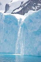 Antarctique. © Philip Plisson / Plisson La Trinité / AA18765 - Nos reportages photos - Iceberg