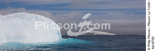 Antarctica. - © Philip Plisson / Plisson La Trinité / AA18792 - Photo Galleries - Passenger Liner