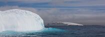 Antarctique. © Philip Plisson / Plisson La Trinité / AA18792 - Nos reportages photos - Iceberg