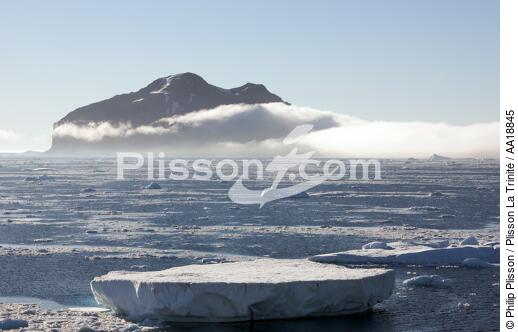 Brown Bluff en Antarctique. - © Philip Plisson / Plisson La Trinité / AA18845 - Nos reportages photos - Glace