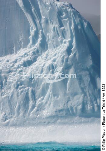 Antarctique. - © Philip Plisson / Plisson La Trinité / AA18923 - Nos reportages photos - Iceberg