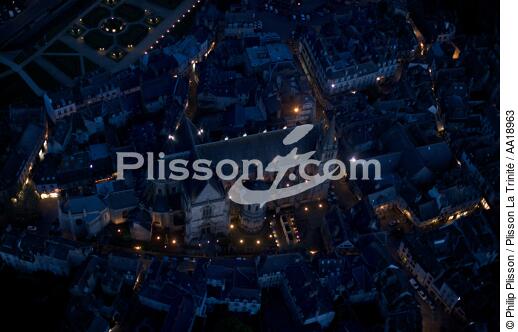 Vannes by night - © Philip Plisson / Plisson La Trinité / AA18963 - Photo Galleries - Moment of the day