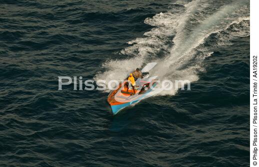 Canot de pêche à la Martinique - © Philip Plisson / Plisson La Trinité / AA19202 - Nos reportages photos - Barque