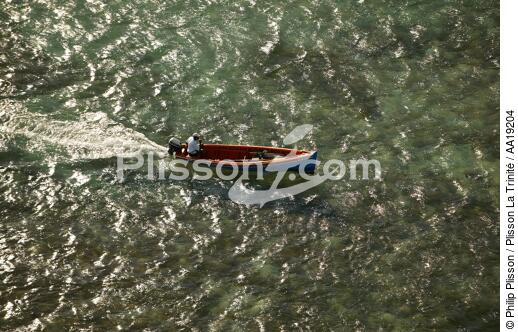 Canot de pêche à la Martinique - © Philip Plisson / Plisson La Trinité / AA19204 - Nos reportages photos - Outre-Mer