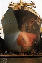 Ship repair in Bangkok. © Philip Plisson / Plisson La Trinité / AA19257 - Photo Galleries - Cargo ship