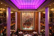 Restaurant on the Queen Mary 2. © Philip Plisson / Plisson La Trinité / AA19328 - Photo Galleries - Big Cruises