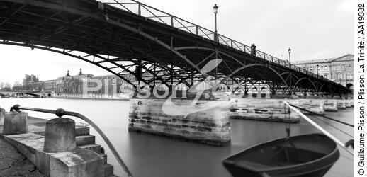 The Pont des Arts in Paris. - © Guillaume Plisson / Plisson La Trinité / AA19382 - Photo Galleries - Guillaume Plisson