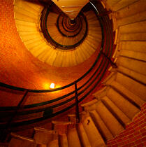 Stairs of the Canche's lighthouse © Philip Plisson / Plisson La Trinité / AA19397 - Photo Galleries - Details