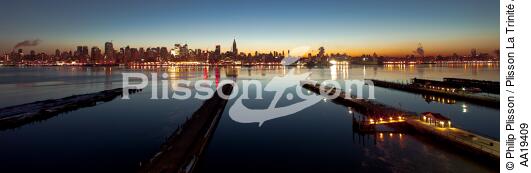 New York city - © Philip Plisson / Plisson La Trinité / AA19409 - Photo Galleries - Quay