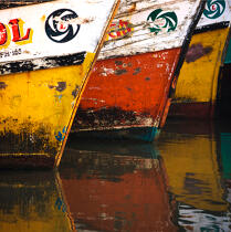 Bows in the port of Cochin. © Philip Plisson / Plisson La Trinité / AA19437 - Photo Galleries - India