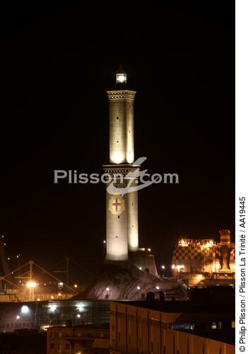 Genova lighthouse - © Philip Plisson / Plisson La Trinité / AA19445 - Photo Galleries - Night