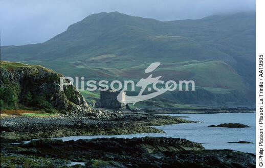 Kilchoan on the Mainland - © Philip Plisson / Plisson La Trinité / AA19505 - Photo Galleries - Scotland