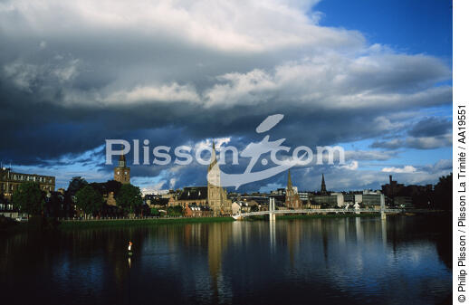 Inverness Highland capital - © Philip Plisson / Plisson La Trinité / AA19551 - Photo Galleries - Town [Scot]